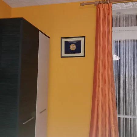 Gyongyi Apartman 아파트 페치